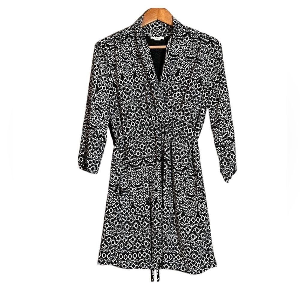 Bar III black and white lined long sleeve dress